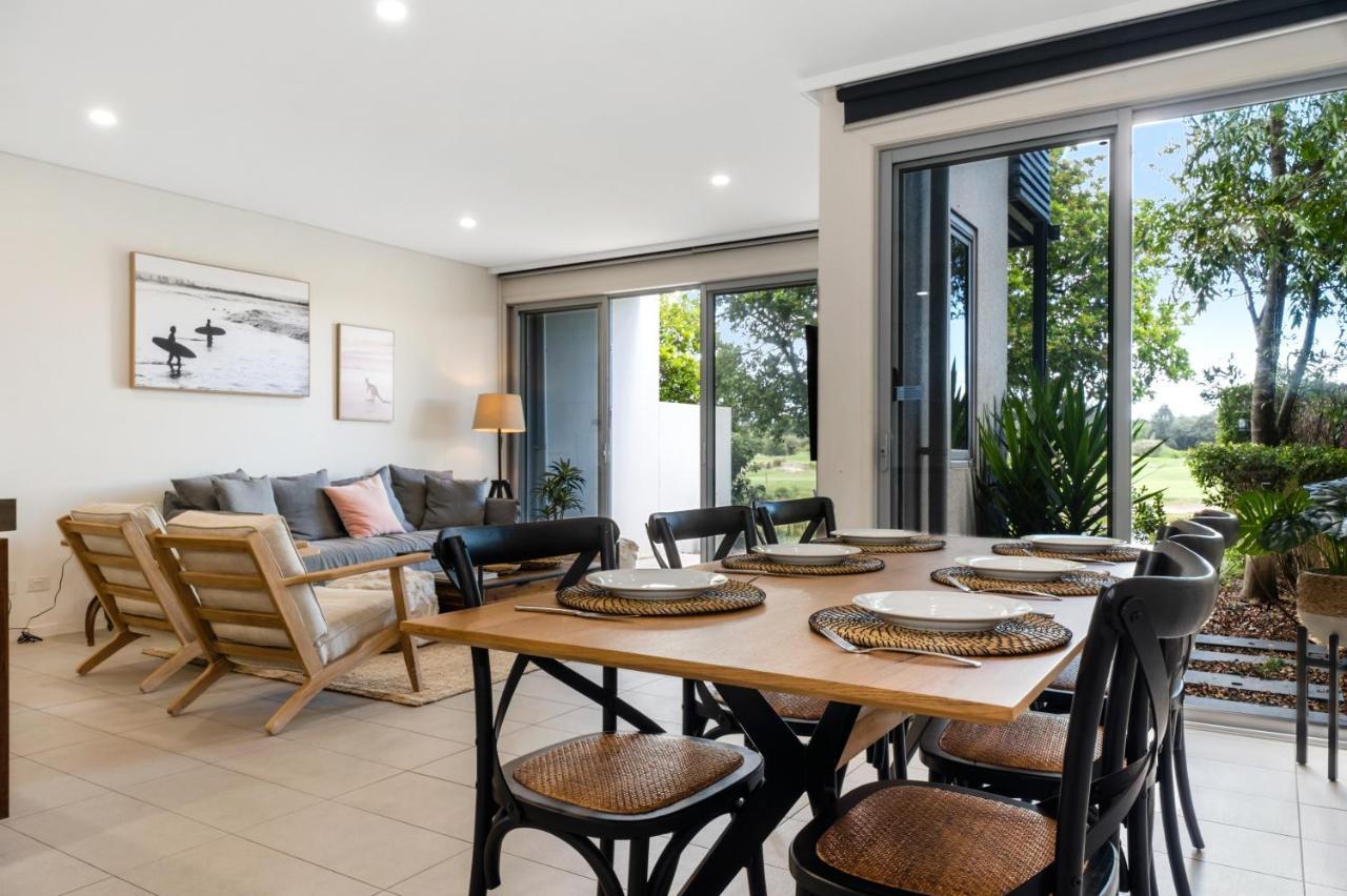 منتجع بولمان ماجينتا شورز المدخل المظهر الخارجي الصورة A dining room in a house