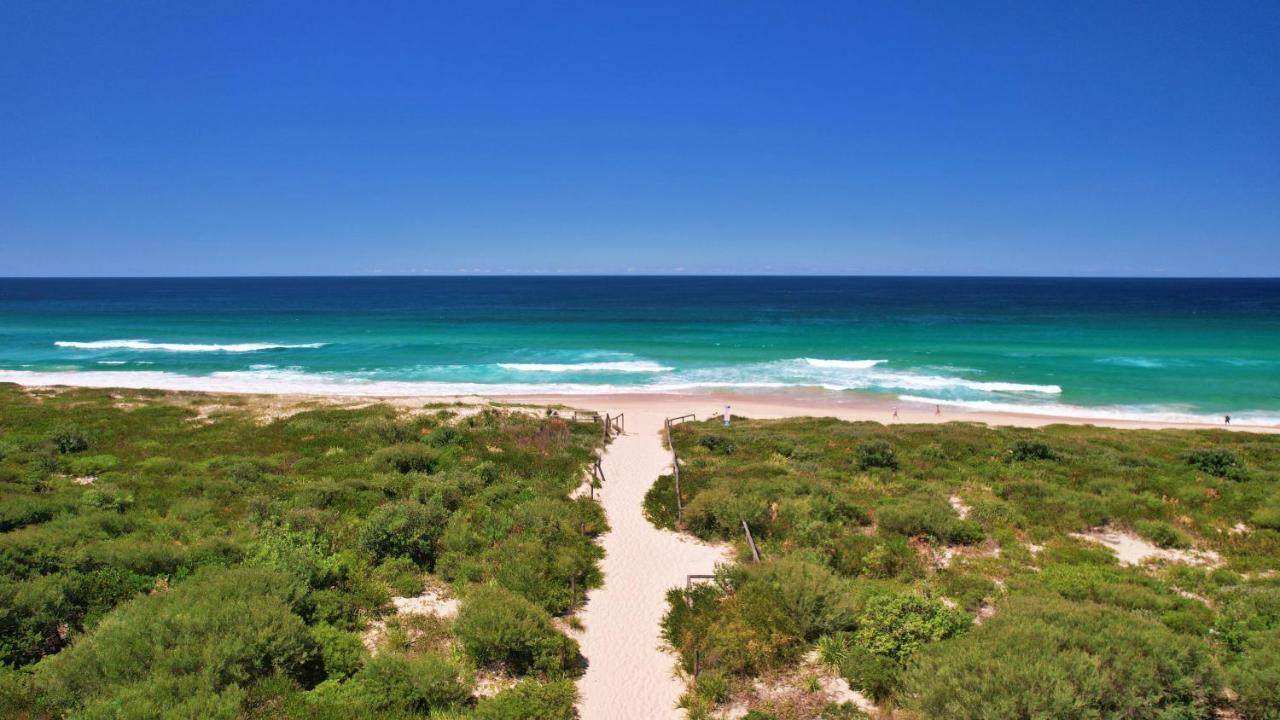 منتجع بولمان ماجينتا شورز المدخل المظهر الخارجي الصورة View of the beach from the lighthouse