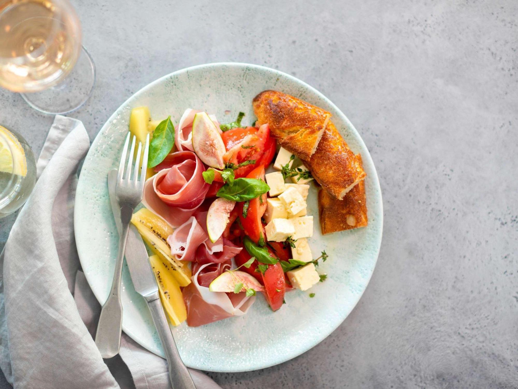منتجع بولمان ماجينتا شورز المدخل المظهر الخارجي الصورة A plate of ham and cheese